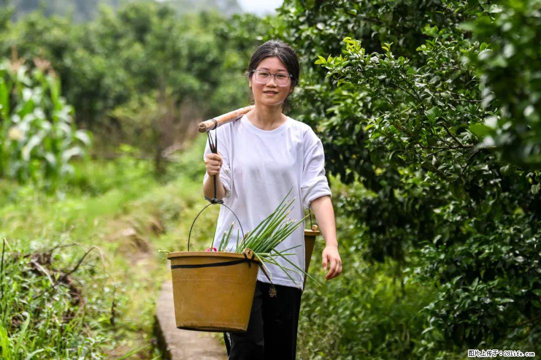 全网追的“扁担女孩”,找了一份暑假工,时薪12元 - 无锡生活资讯 - 无锡28生活网 wx.28life.com